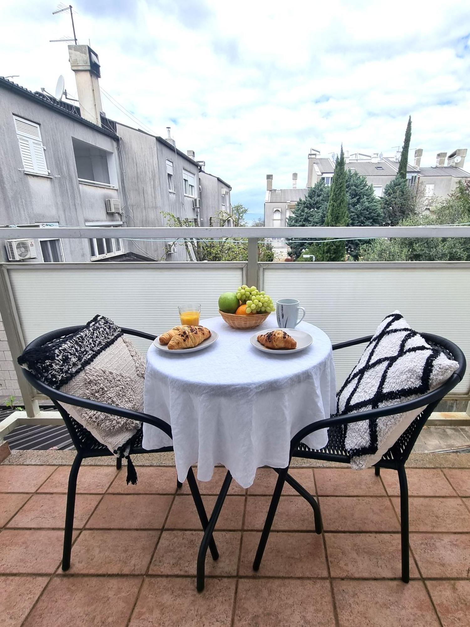 Apartment Sol Dolcevita Njivice Bagian luar foto